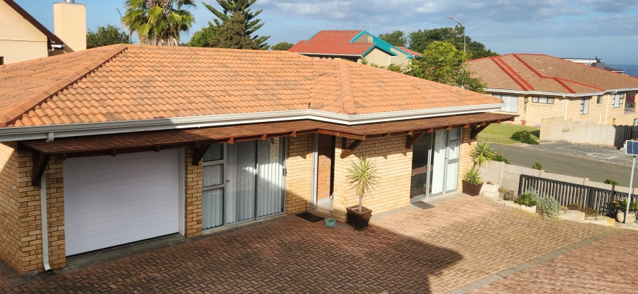 6 Bedroom Property for Sale in Dana Bay Western Cape